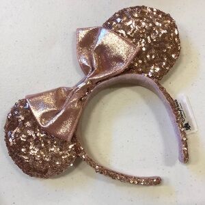 Minnie Mouse ears Disney parks